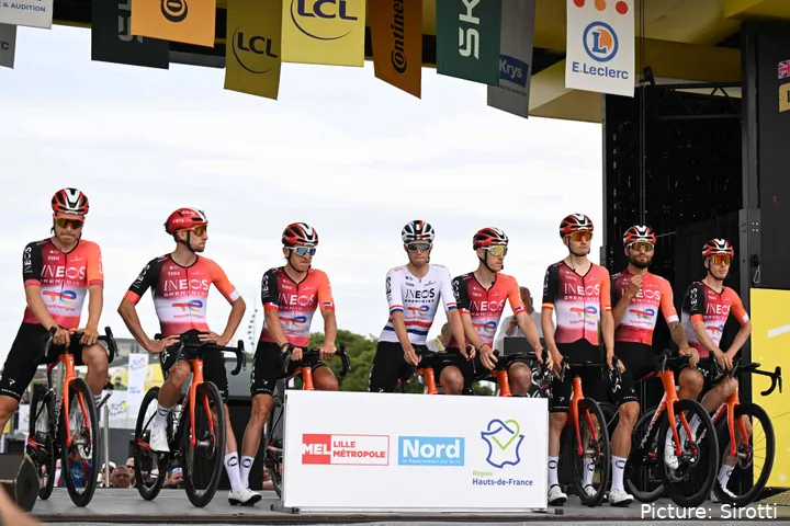 INEOS Grenadiers, durante la presentación del equipo en el Tour de Francia 2025