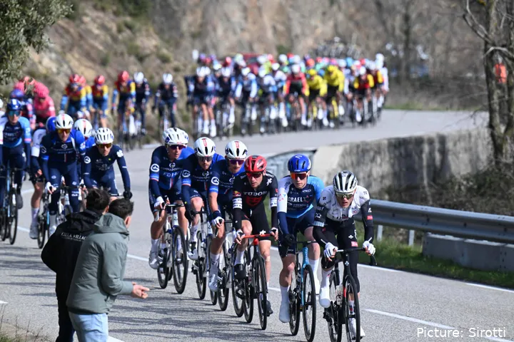 El Solution Tech Vini Fantini coincide con la postura del&nbsp;VF Group-Bardiani CSF Faizanè