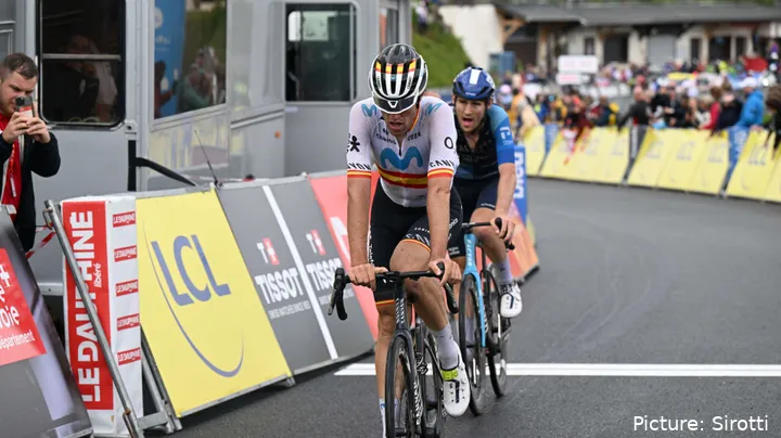 Oier Lazkano fue campeón de España con el Movistar Team