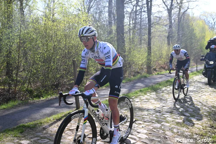 Tadej Pogacar, en un entrenamiento para la París-Roubaix de 2025.