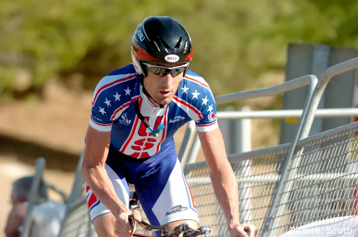 Bobby Julich con el maillot de Estados Unidos en el Campeonato del Mundo de 2005