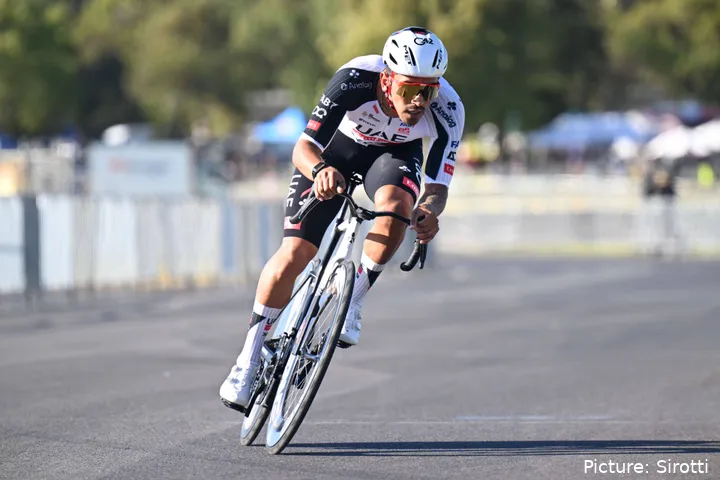 Sebastián Molano en el Tour Down Under 2026. Foto: Sirotti