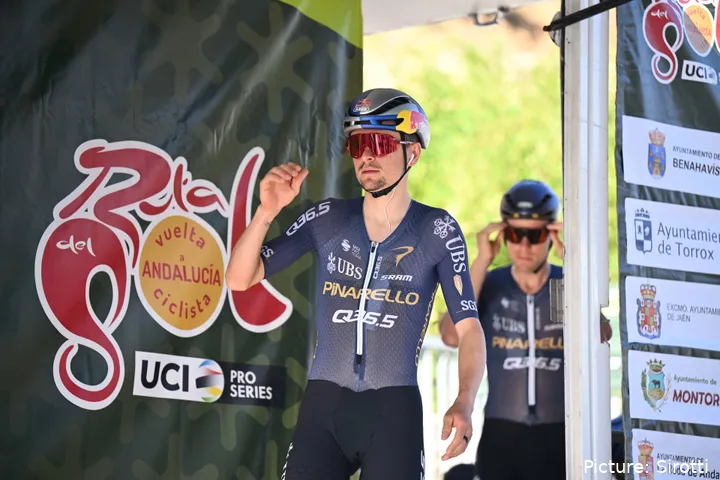 Tom Pidcock, en la Vuelta a Andalucía 2026.