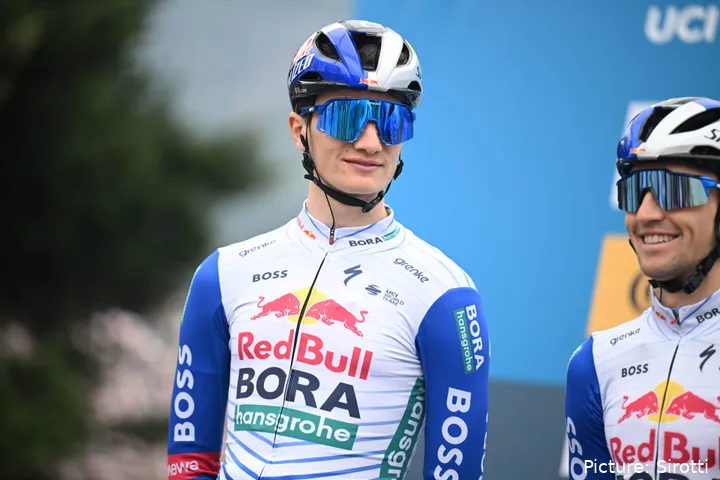 Giulio Pellizzari antes de la etapa 2 de la Tirreno-Adriatico 2026