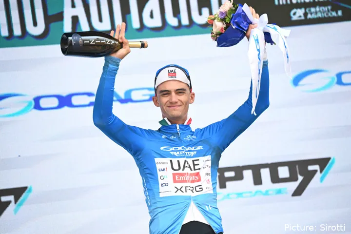 Isaac del Toro, ciclista de UAE Team Emirates