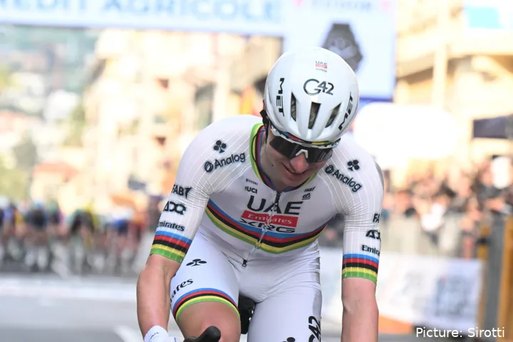 Tadej Pogacar, estrella de UAE Team Emirates XRG.