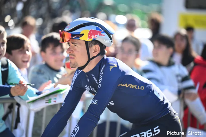 Tom Pidcock en la Vuelta a Andalucia 2026