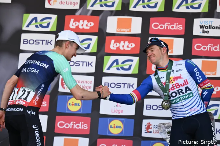 Paul Seixas y Remco Evenepoel en la Liège-Bastogne-Liège 2026