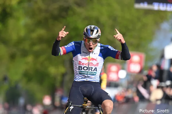 Remco Evenepoel gana la Amstel Gold Race 2026