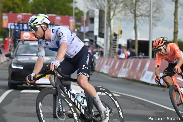 Roger Adrià, ciclista de Movistar Team.