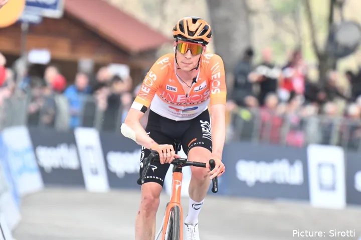 Thymen Arensman, corredor de INEOS Grenadiers en 2026.