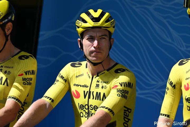 Edoardo Affini antes de la etapa 1 del Tour Auvergne-Rhône-Alpes 2026