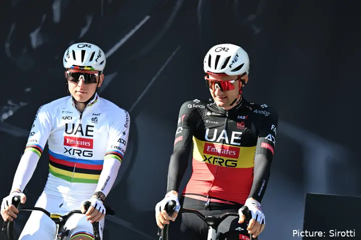 Tim Wellens y Tadej Pogacar en la Liêge-Bastogne-Liêge 2026