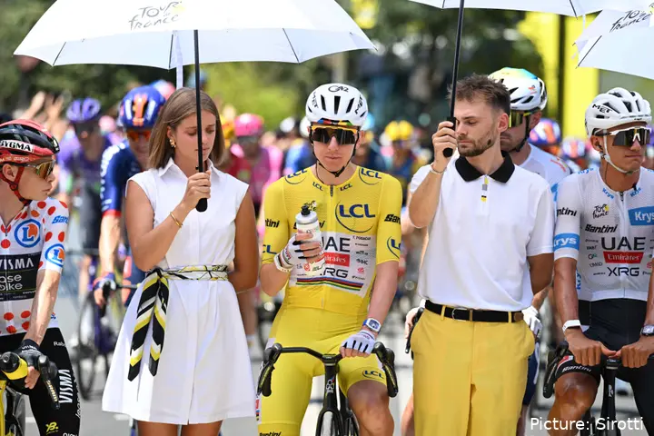 Tadej Pogacar busca sombra durante la ola de calor del Tour de Francia 2026