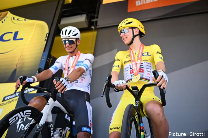 Tadej Pogacar e Isaac del Toro en la etapa 4 del Tour de Francia 2026
