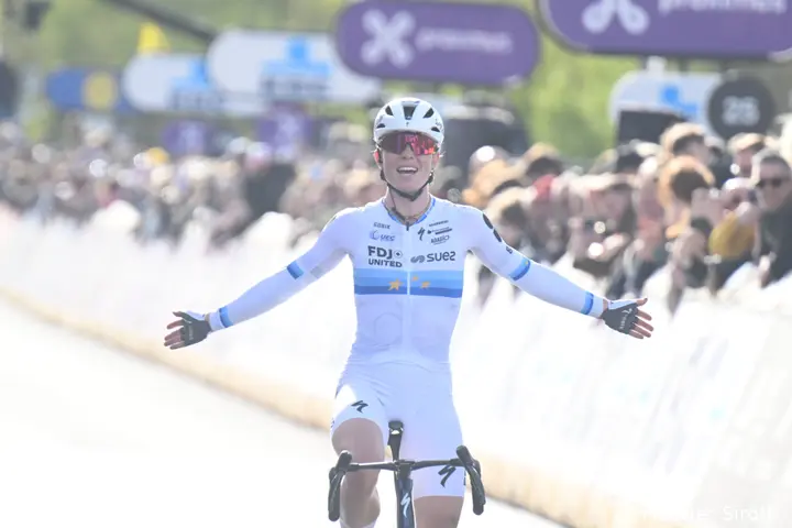 Demi Vollering en el Tour de Flandes 2026