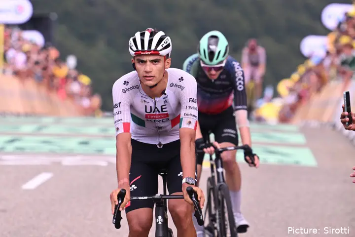 Isaac del Toro, ciclista de UAE