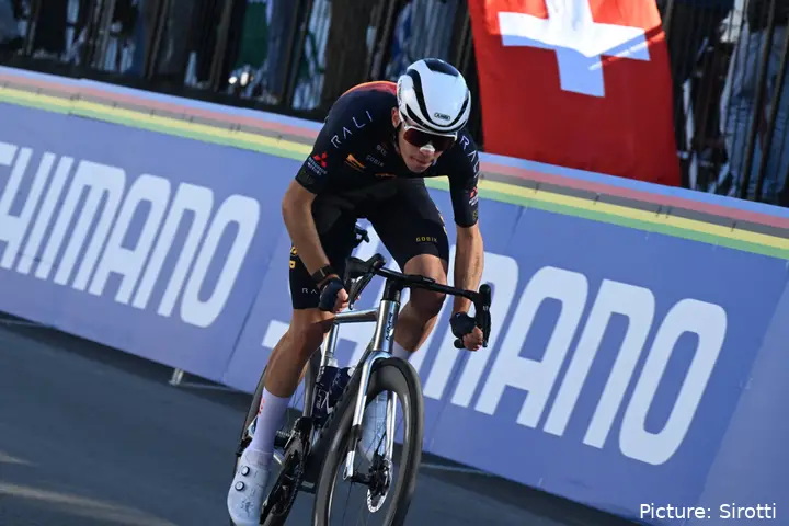 Benjamín Noval, doblete en el Mundial