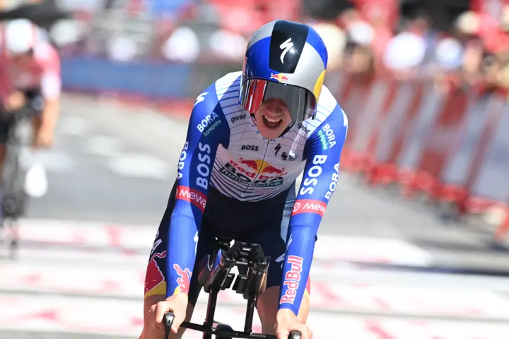Callum Thornley en acción en la Vuelta a España 2026