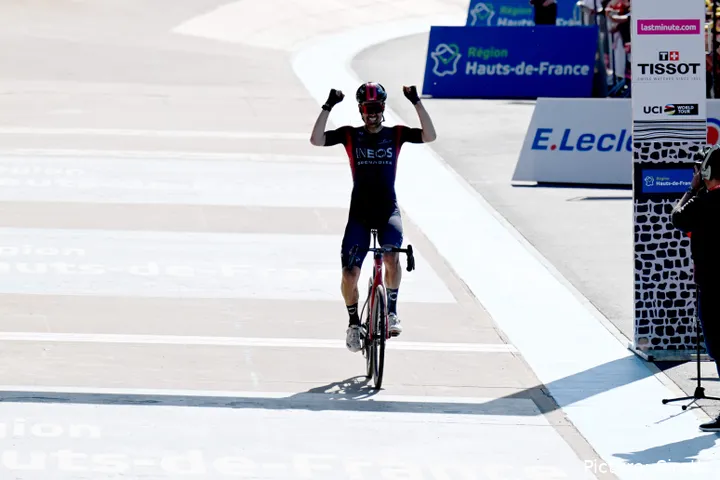 Dylan van Baarle rides to victory at 2022 Paris-Roubaix. @Sirotti