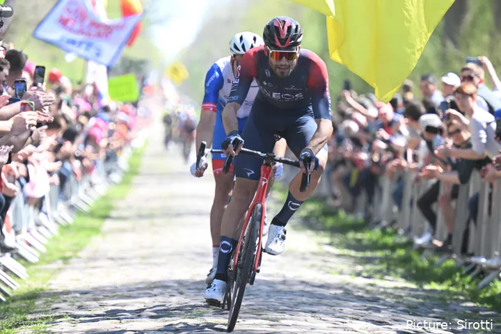 Filippo Ganna powers through Trouée d'Arenberg, 2022 Paris-Roubaix.&nbsp;@Sirotti