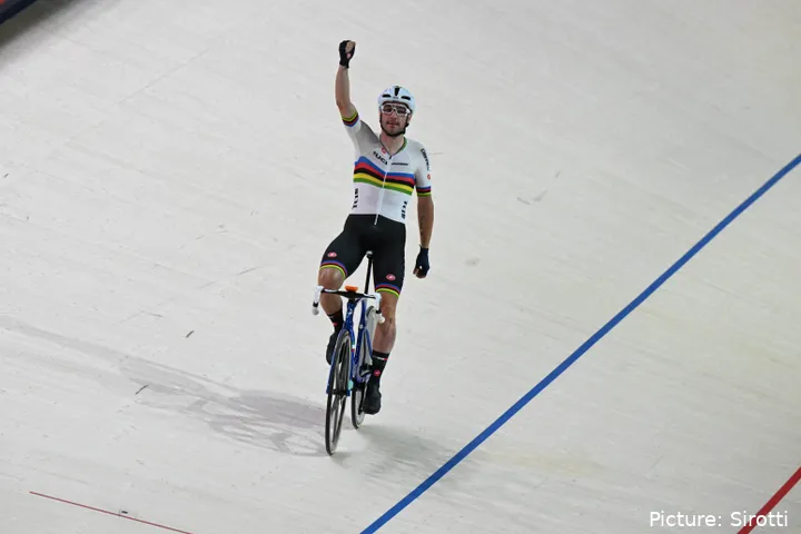 Viviani tem uma carreira brilhante na estrada e na pista