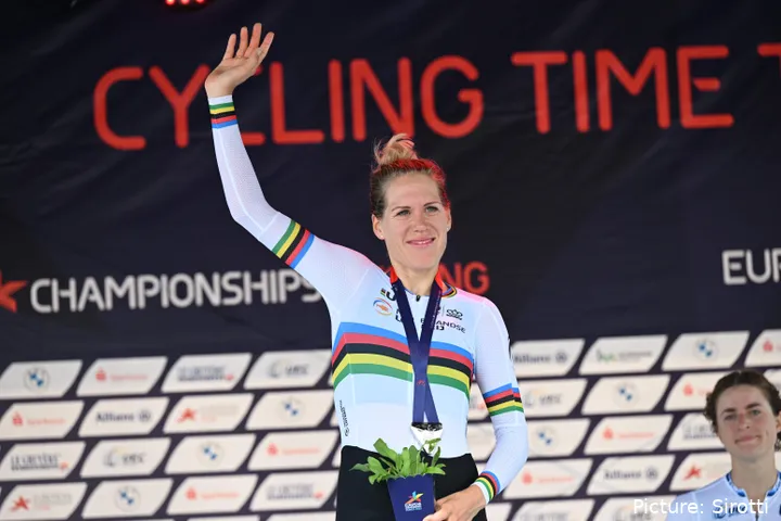 Ellen van Dijk wore the rainbow jersey as a time trial World Champion