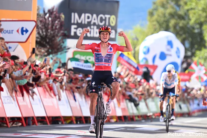 Remco Evenepoel wins stage 18 to Alto del Piornal, his first stage win in a Grand Tour outside of time-trials