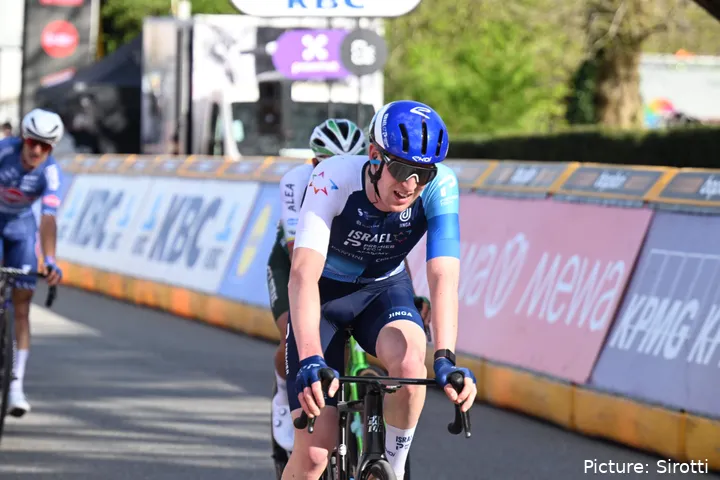 Joseph Blackmore foi o grande vencedor do Tour de l'Avenir 2024