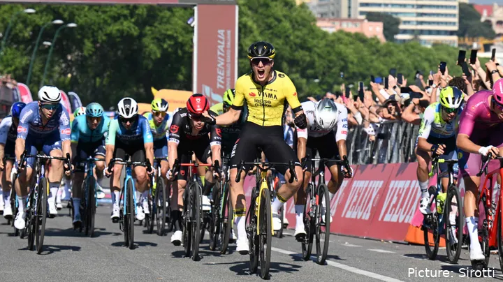 Kooij também venceu uma etapa do Giro de 2024