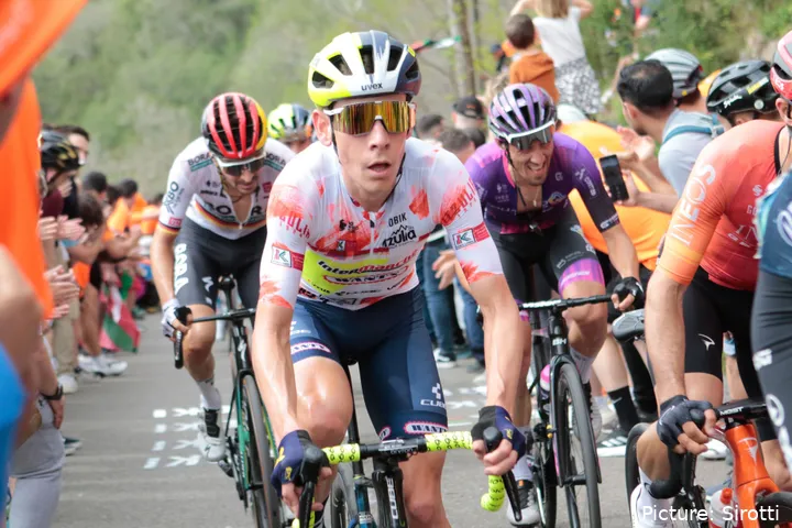 Louis Meintjes vai a França à procura de etapas