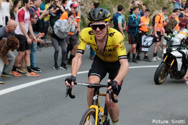 Steven Kruijswijk sofreu uma fratura na anca na Critérium du Dauphiné que o afastará das estradas por bastante tempo
