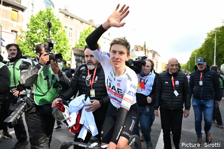 Tadej Pogacar ficou a mais de 7 minutos de Jonas Vingegaard na Volta a França de 2023