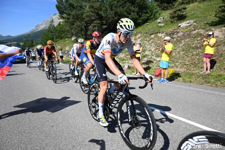 Alex Aranburu carrying the Spanish national champion colours at the 2024 Tour de France. @Sirotti