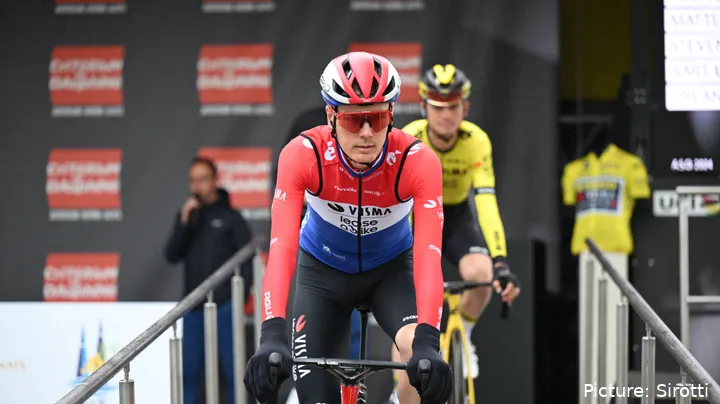 Dylan van Baarle foi o primeiro homem a desistir da Volta a Espanha 2024