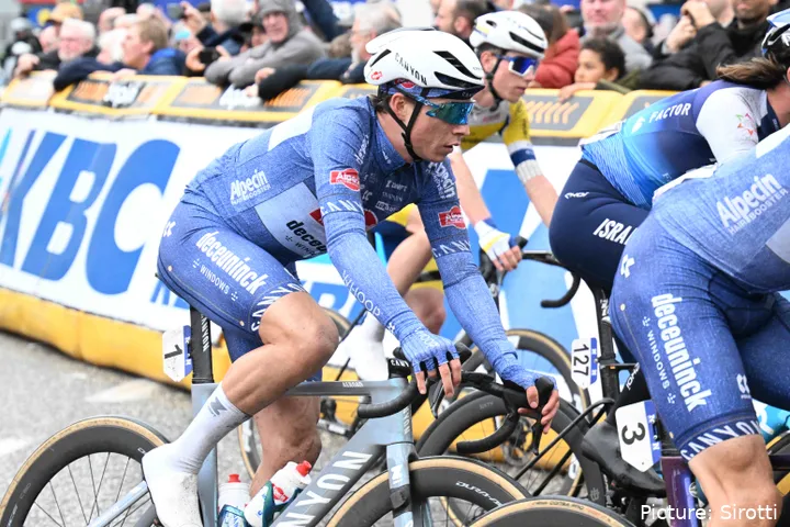 Dekker defende o sprint de Philipsen