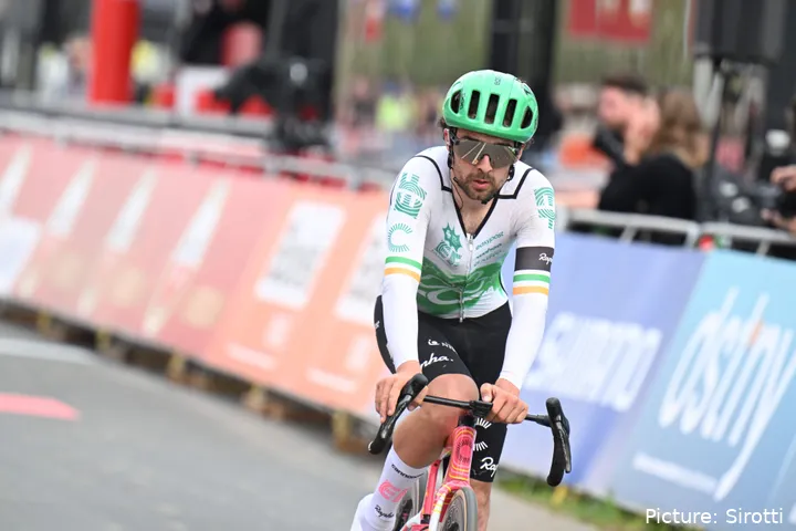 Ben Healy faz 10º na estreia olímpica