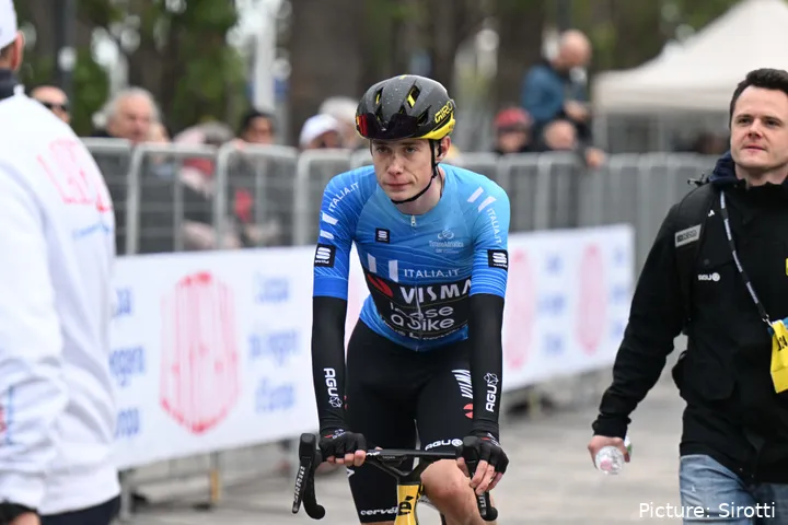 Depois de quebrar na Clasica San Sebastian, Jonas Vingegaard volta a mostrar fragilidade