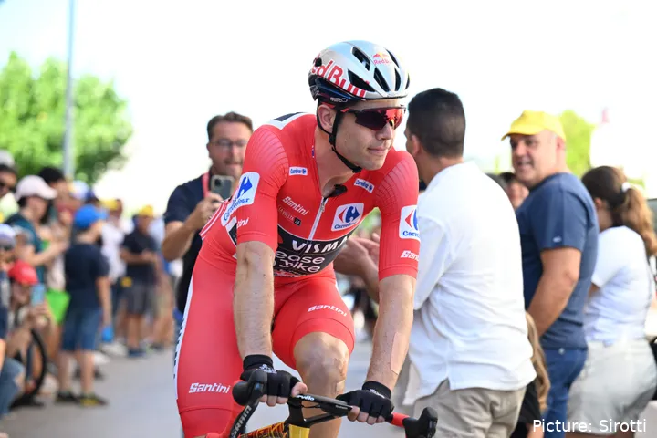 Wout van Aert já foi líder da corrida, agora está na liderança da classificação por Pontos.