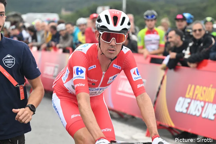 Ben O'Connor foi camisola vermelha entre as etapas 6 e 19 da Vuelta 2024