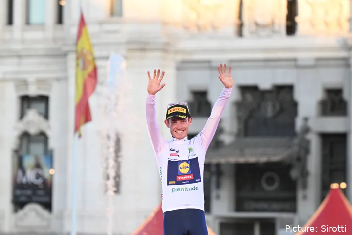Skjelmose won the white jersey at the 2024 Vuelta a Espana