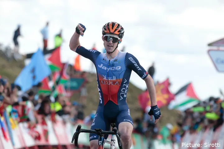 Eddie Dunbar ganhou 2 etapas na Volta a Espanha 2024