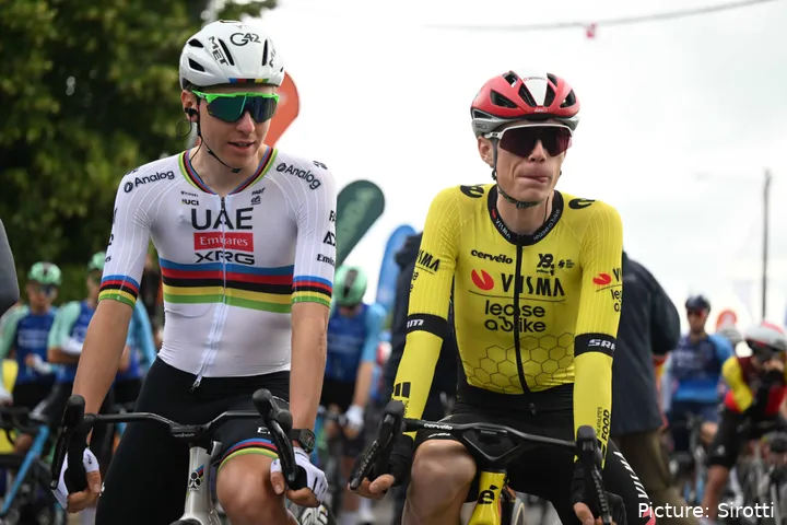 Tadej Pogacar e Jonas Vingegaard à partida da 1ª etapa do Dauphiné