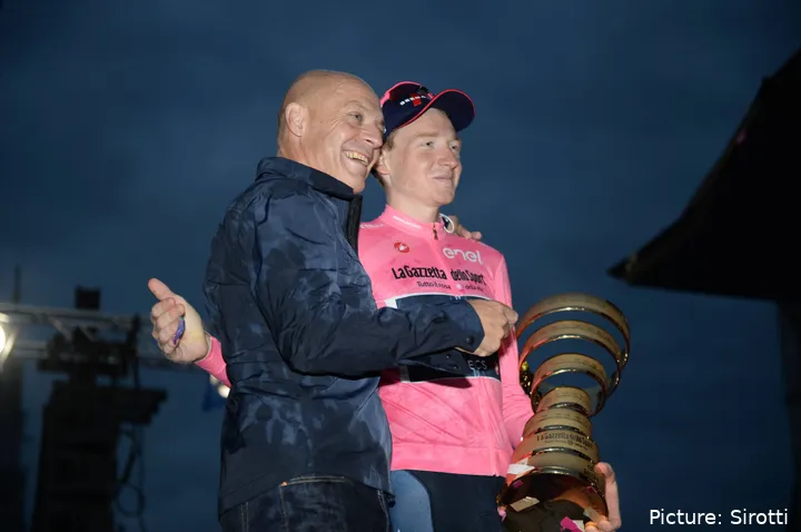 Sir Dave Brailsford and Tao Geoghegan Hart pose with the Giro d'Italia trophy