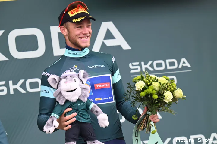 Jonathan Milan celebrates in the Green Jersey at the 2026 Tour de France