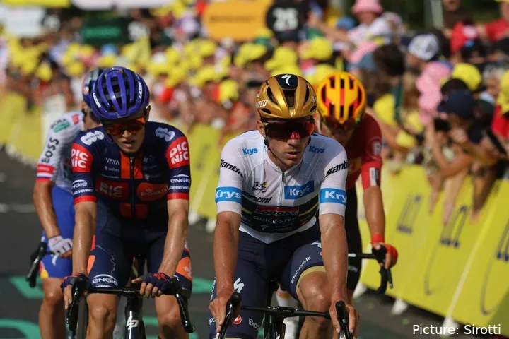 Oscar Onley foi 4º na Volta a França 2025.