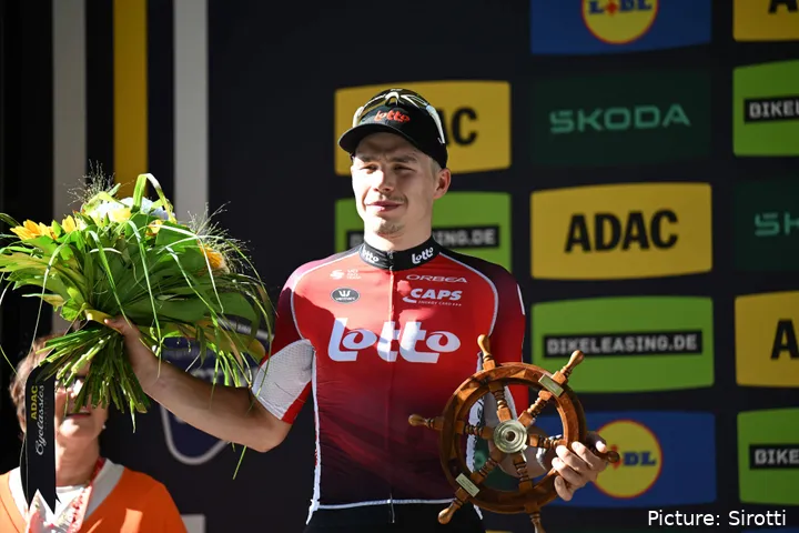 Arnaud De Lie on the podium of ADAC Cyclassics Hamburg