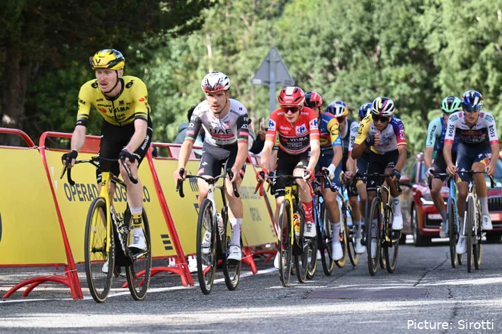 Jorgenson na frente na última subida