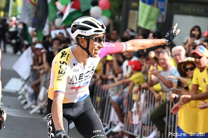 Egan Bernal venceu a etapa 16 da Volta a Espanha