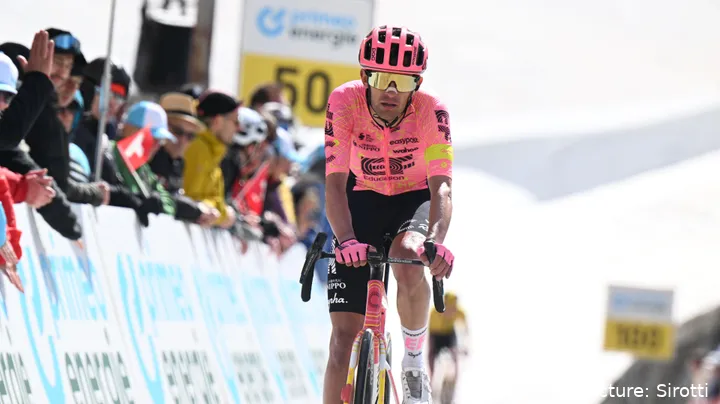 Shaw vestiu as cores da EF Education-EasyPost durante quatro anos.